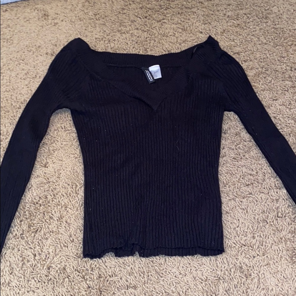 H&M Ribbed Long Sleeve V-neck shirt